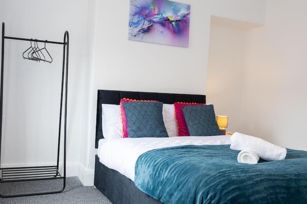 Bright & Modern 3 Bedroom Old Trafford Home 맨체스터 외부 사진