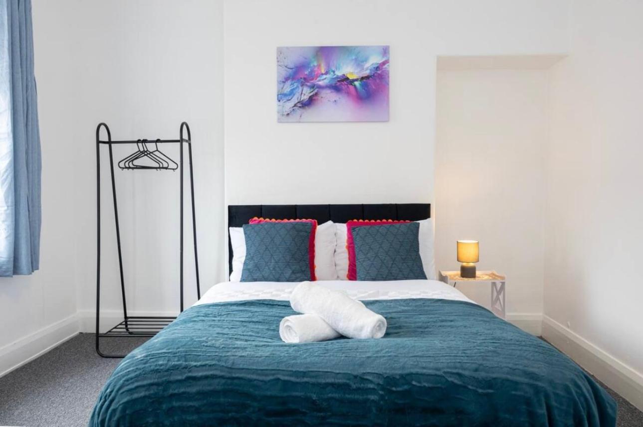 Bright & Modern 3 Bedroom Old Trafford Home 맨체스터 외부 사진